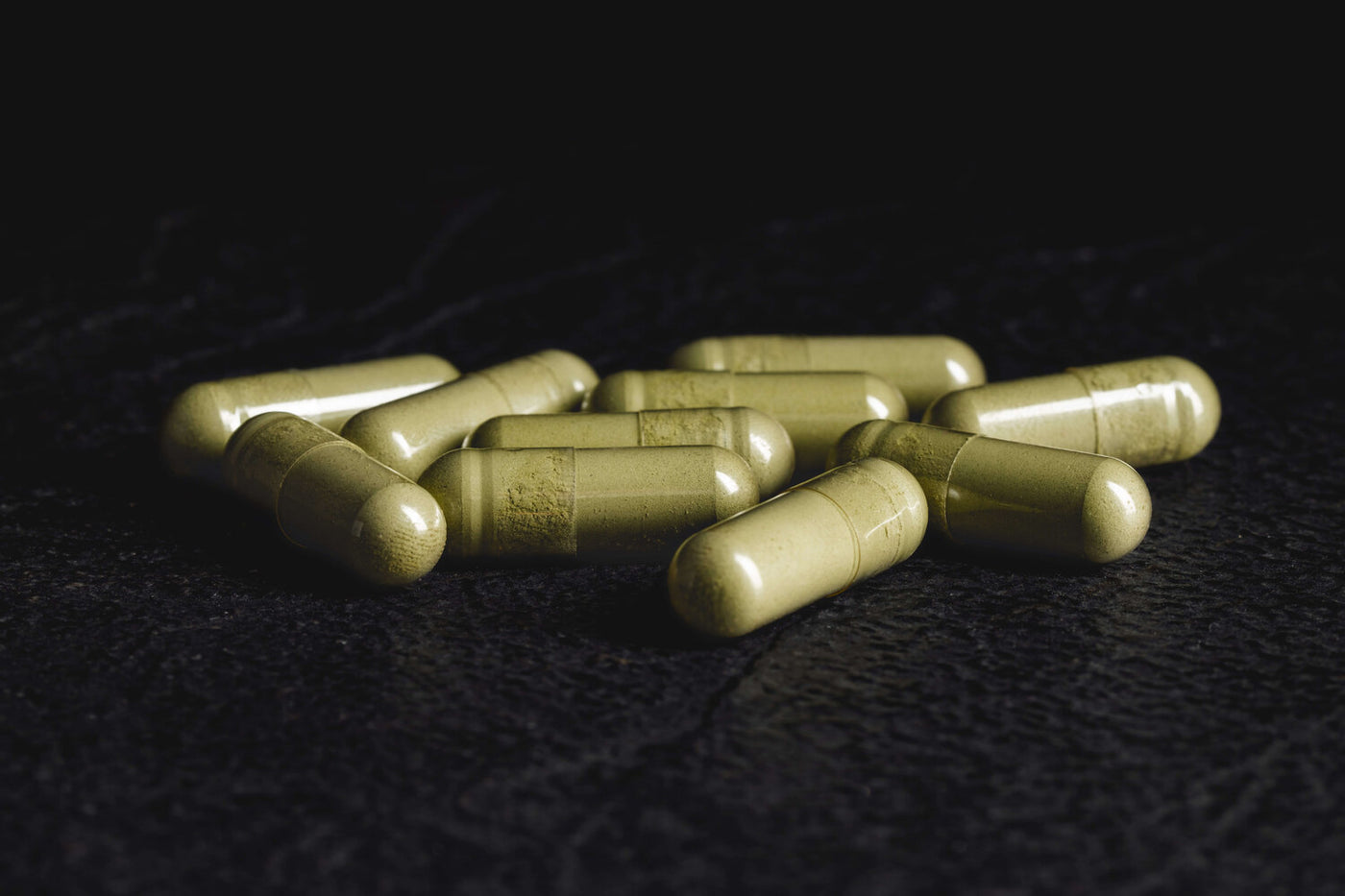 Best Kratom World Kratom Shop Deutschland Grün Weiß Rot Gold Kratom beste Qualität und Preis Kapseln