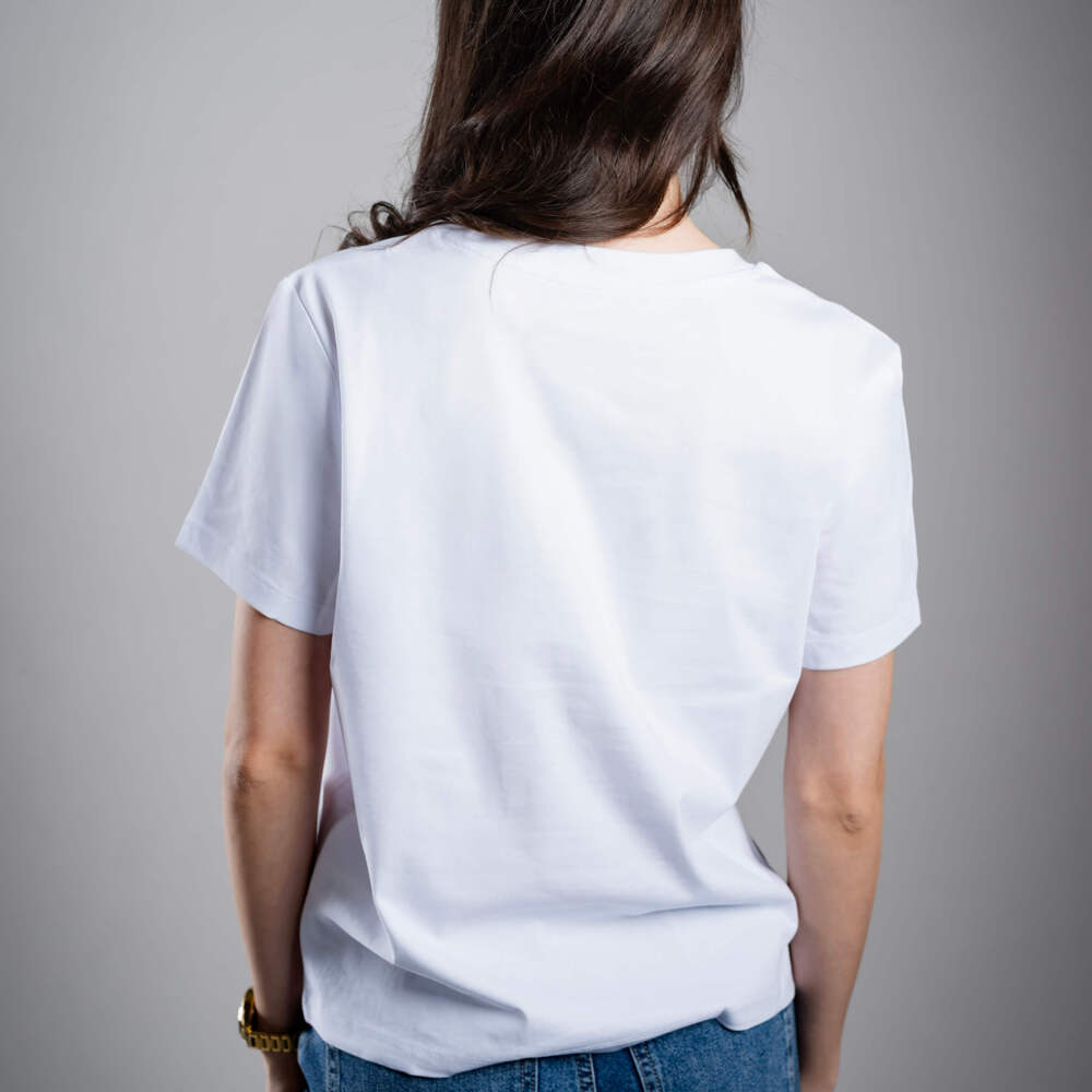 Kratom World Damen T-Shirt mit dem Motiv „sorry I don’t have kava kava” – originaler Merch für Kratom-Liebhaber und Fans der Marke Kratom World, stilvolles Streetwear-Design mit auffälligem Druck, bequemes T-Shirt für den täglichen Gebrauch, ideal für die Stadt, Events oder als Sammlerstück für die Kratom-Community, Rückseite