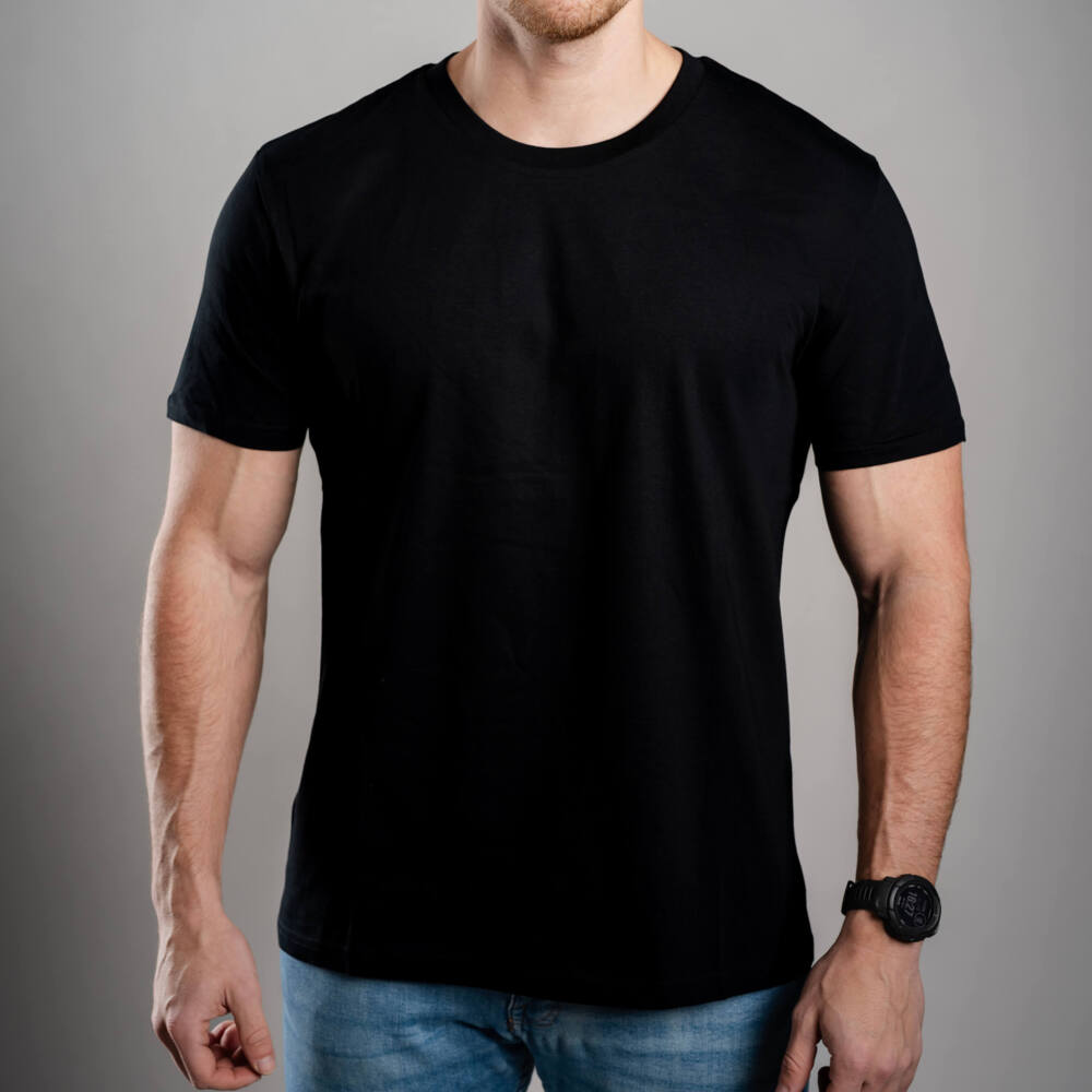 Herren T-Shirt Kratom World mit dem Motiv „I like Kratom more than I like people.” – originaler Merch für Kratom-Liebhaber und Fans der Marke Kratom World, stilvolles Streetwear-Design mit auffälligem Druck, bequemes T-Shirt für den täglichen Gebrauch, ideal für die Stadt, Events oder als Sammlerstück für die Kratom-Community, Logo-Detail-black