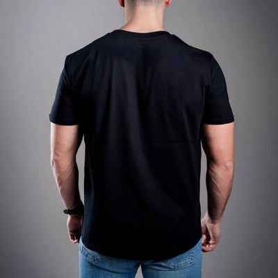 Kratom World Herren T-Shirt mit dem Motiv „Kratom Verified“ – originaler Merch für Kratom-Liebhaber und Fans der Marke Kratom World, stilvolles Streetwear-Design mit auffälligem Druck, bequemes T-Shirt für den täglichen Gebrauch, ideal für die Stadt, Events oder als Sammlerstück für die Kratom-Community, Rückseite-black