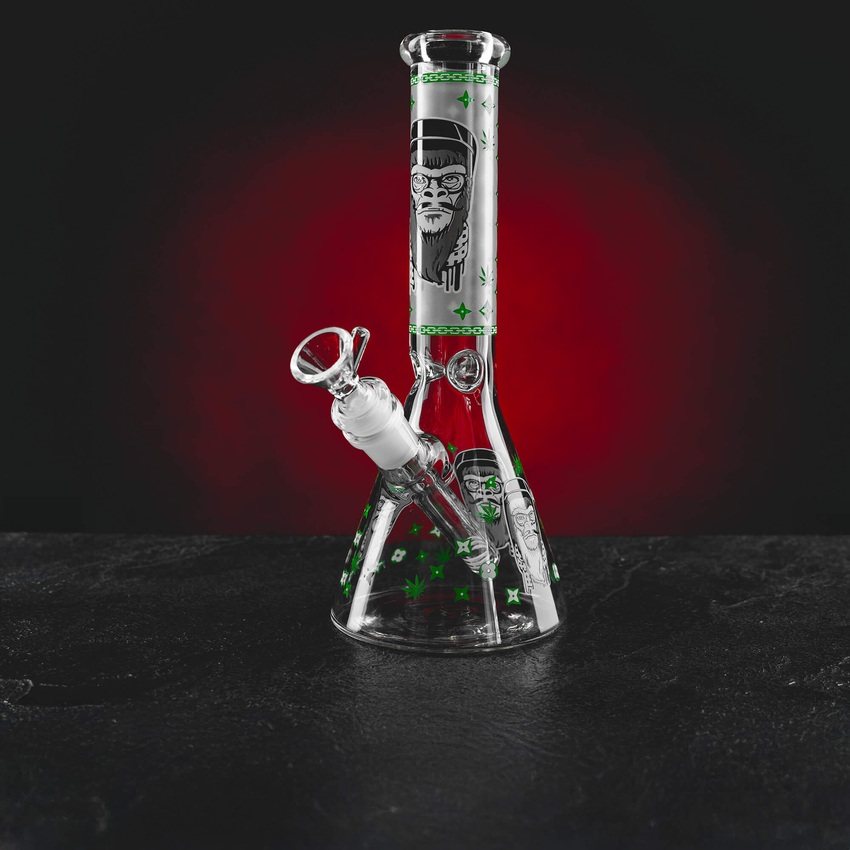 CBD HHC Blüten Bong Joint Rauchen Hanf Cannabinoid green gorilla glow in the dark light