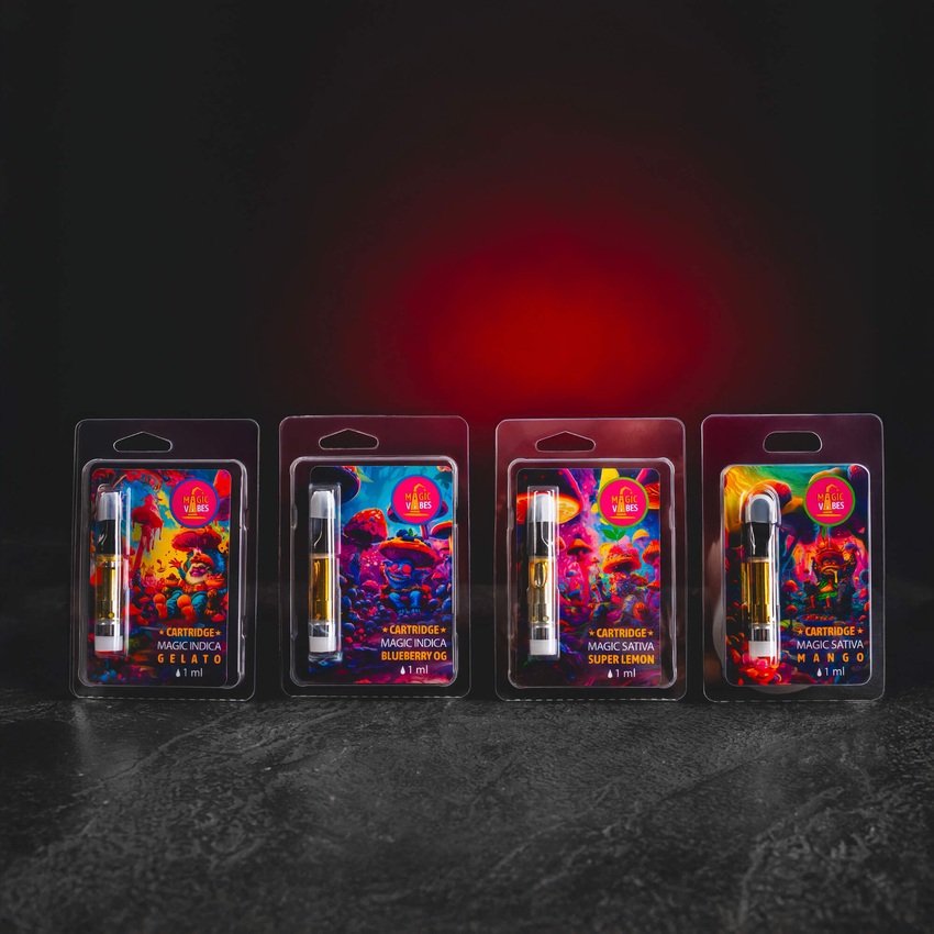 Magic Mix Cartridge – Premium-Patrone mit innovativen Cannabinoiden in vier Geschmacksrichtungen: Gelato, Super Lemon, Blueberry OG und Mango für bequemes und stilvolles Vaping. kratom world magic mix cartridge kratomworld verkauf cartucho premium con mezcla innovadora de cannabinoides y sabor dulce cremoso Gelato para una relajación equilibrada premium cartridge met innovatieve cannabinoïden in vier smaken: Gelato, Super Lemon, Blueberry OG en Mango voor comfortabel en stijlvol vapen